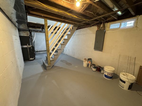 Basement with ample storage